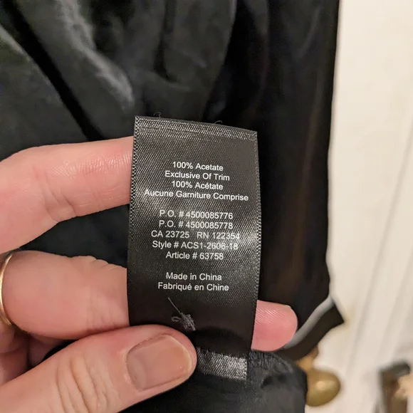 Aritzia / Babaton black blouse with white piping - Picture 6 of 8